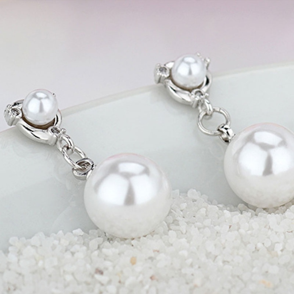 Pierced Pearl Earrings - Picture 5 of 5